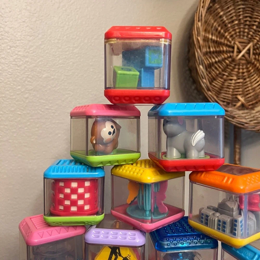 Vintage Fisher Price Peek A Boo Blocks Sensory Toy Lot Interactive Baby Cubes 16